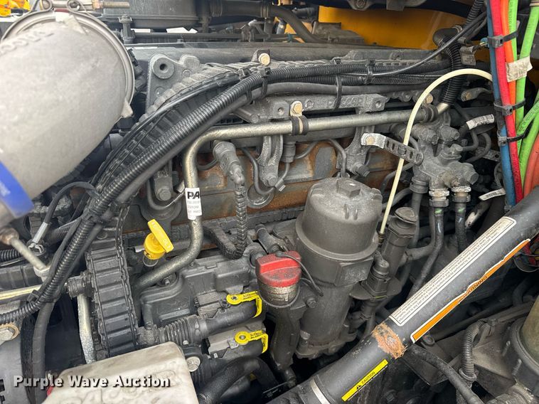 image for item EC3553 2022 Kenworth T680 semi truck