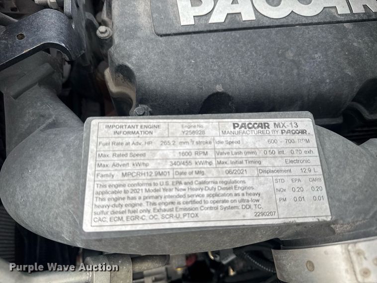 image for item EC3553 2022 Kenworth T680 semi truck