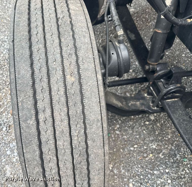 image for item EC3553 2022 Kenworth T680 semi truck