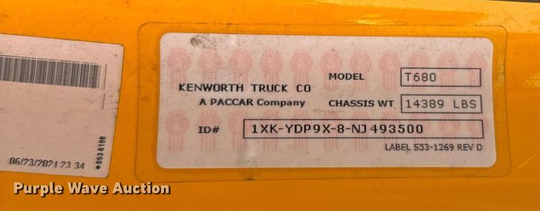 image for item EC3553 2022 Kenworth T680 semi truck