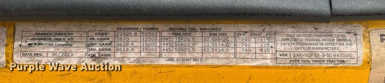 image for item EC3553 2022 Kenworth T680 semi truck