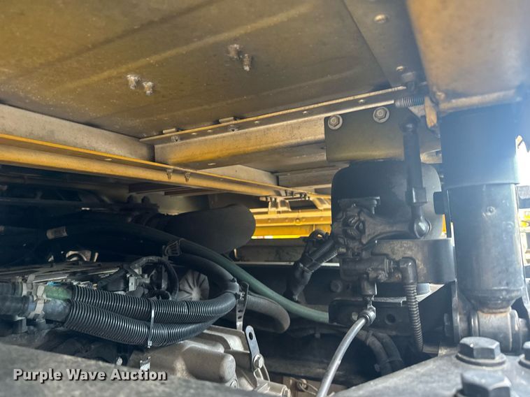 image for item EC3554 2022 Kenworth T680 semi truck