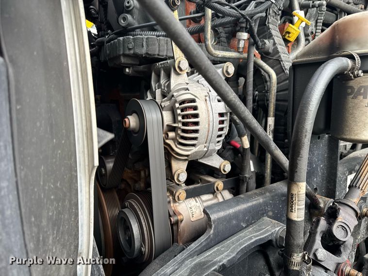 image for item EC3554 2022 Kenworth T680 semi truck