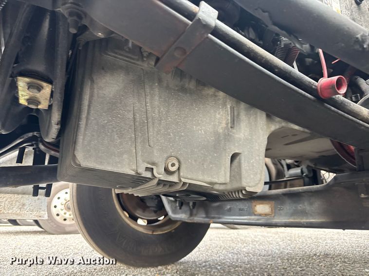 image for item EC3554 2022 Kenworth T680 semi truck