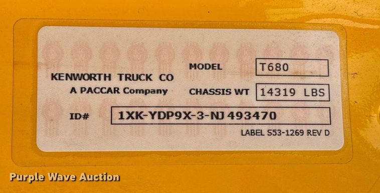 image for item EC3554 2022 Kenworth T680 semi truck