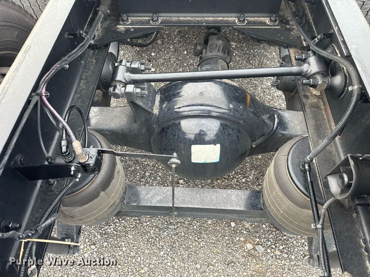 image for item EC3555 2022 Kenworth T680 semi truck