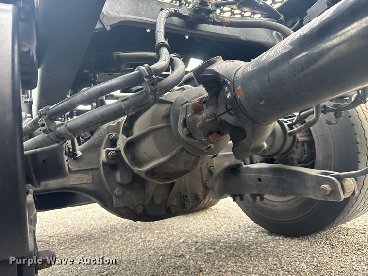 image for item EC3555 2022 Kenworth T680 semi truck