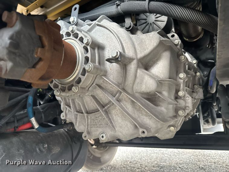 image for item EC3555 2022 Kenworth T680 semi truck