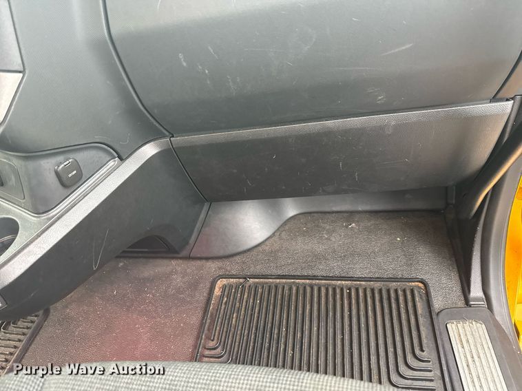 image for item EC3555 2022 Kenworth T680 semi truck