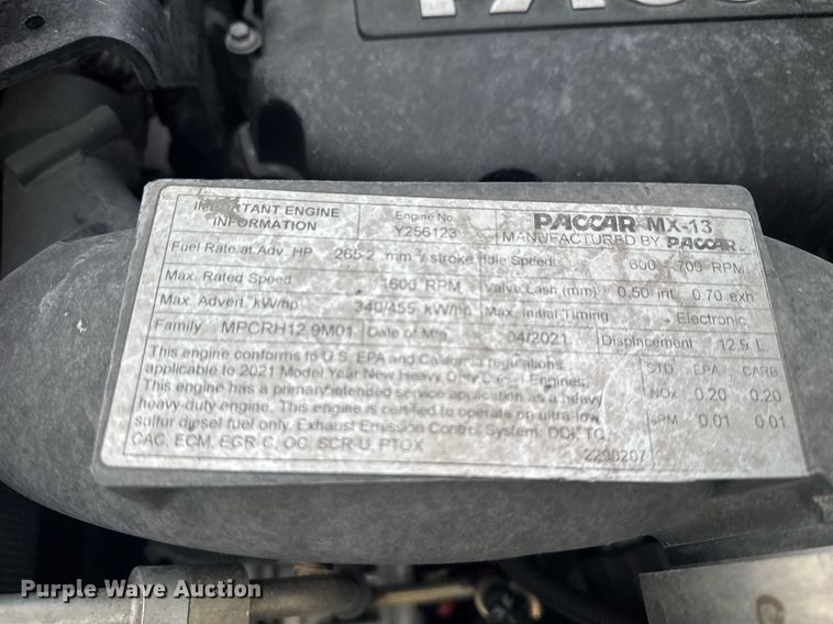 image for item EC3555 2022 Kenworth T680 semi truck