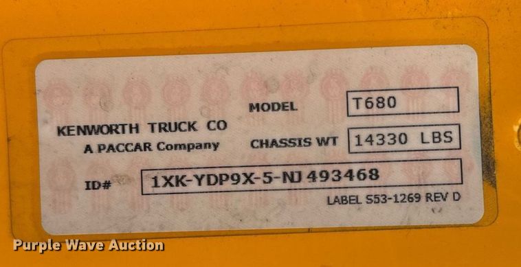 image for item EC3555 2022 Kenworth T680 semi truck