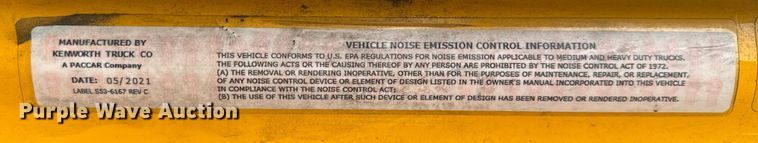 image for item EC3555 2022 Kenworth T680 semi truck