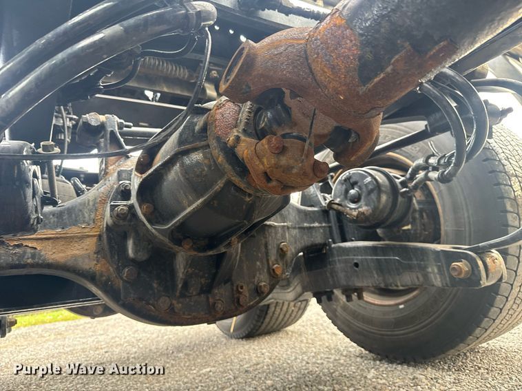 image for item EC3556 2022 Kenworth T680 semi truck