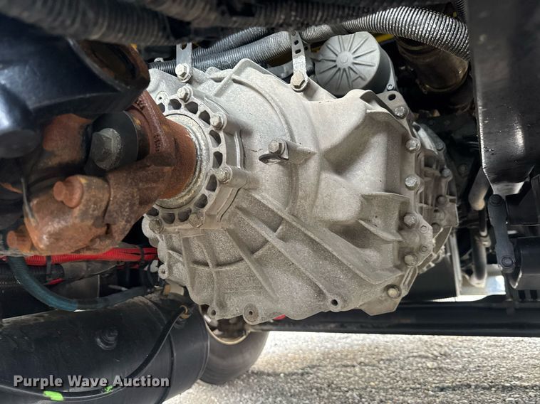 image for item EC3556 2022 Kenworth T680 semi truck