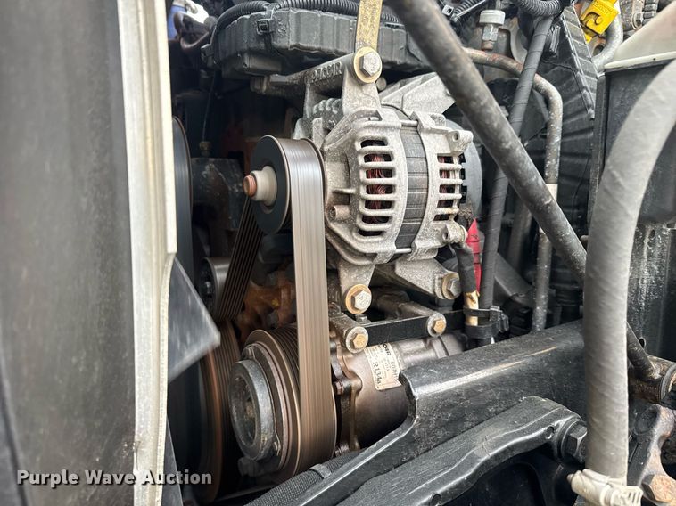 image for item EC3556 2022 Kenworth T680 semi truck