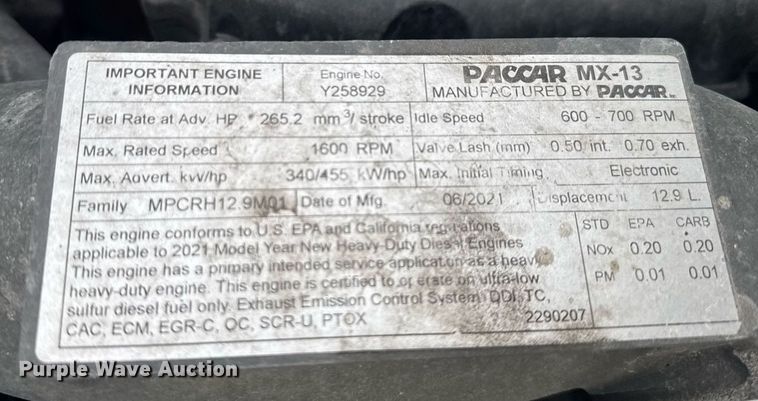 image for item EC3556 2022 Kenworth T680 semi truck