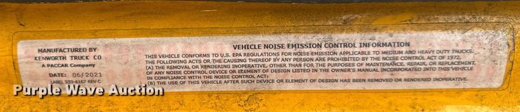 image for item EC3556 2022 Kenworth T680 semi truck