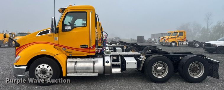 image for item EC3557 2021 Kenworth T680 semi truck