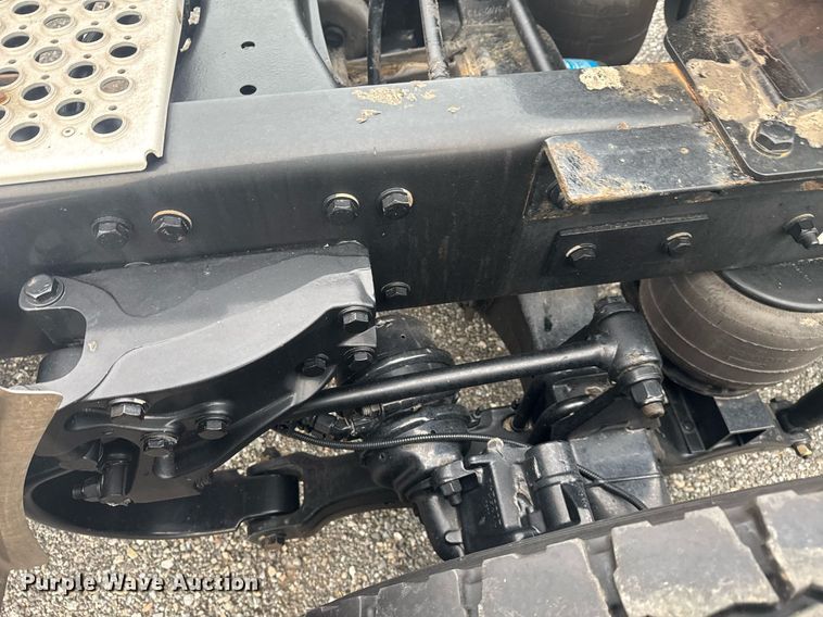 image for item EC3557 2021 Kenworth T680 semi truck