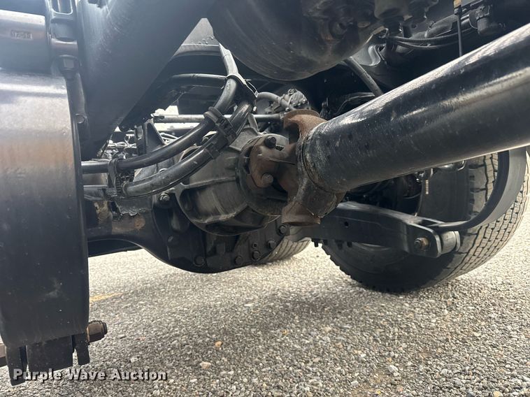 image for item EC3557 2021 Kenworth T680 semi truck