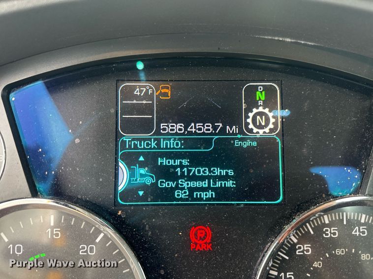 image for item EC3557 2021 Kenworth T680 semi truck