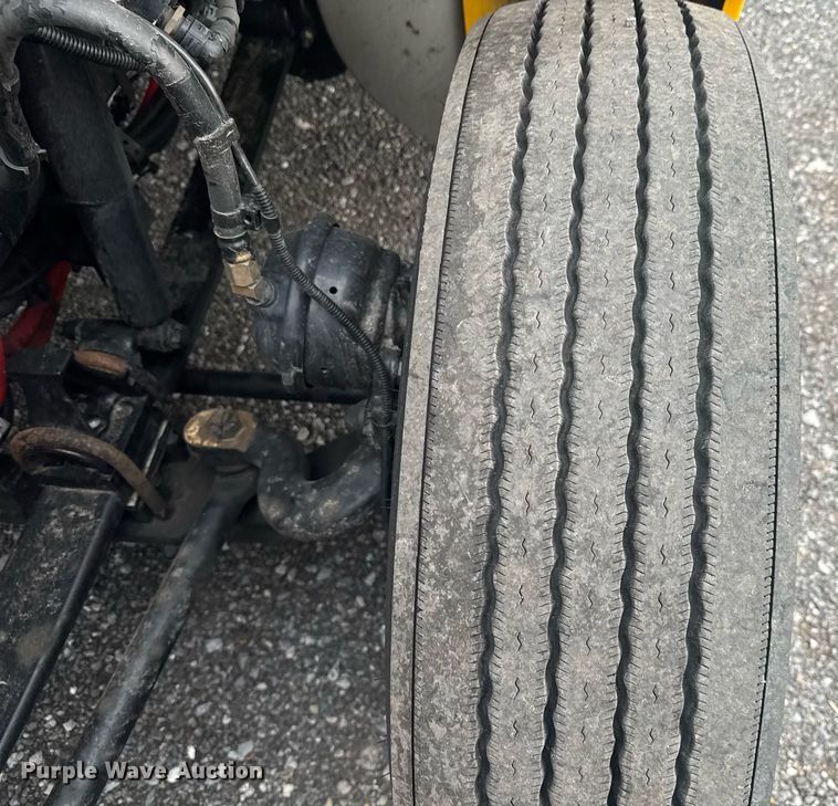 image for item EC3557 2021 Kenworth T680 semi truck