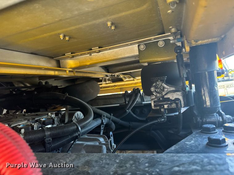 image for item EC3558 2022 Kenworth T680 semi truck