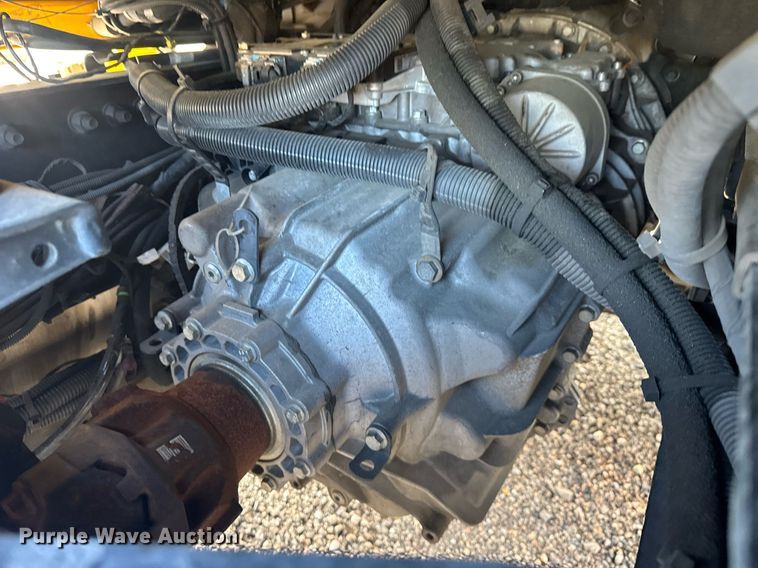 image for item EC3558 2022 Kenworth T680 semi truck