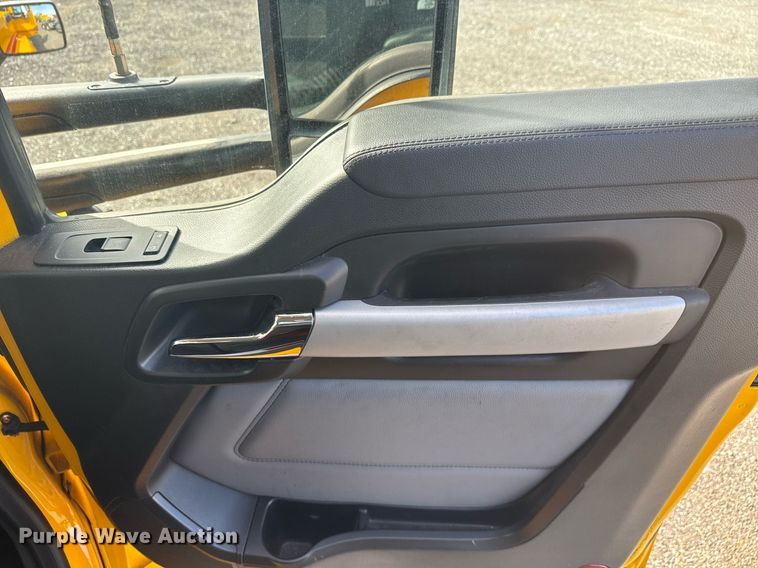 image for item EC3558 2022 Kenworth T680 semi truck