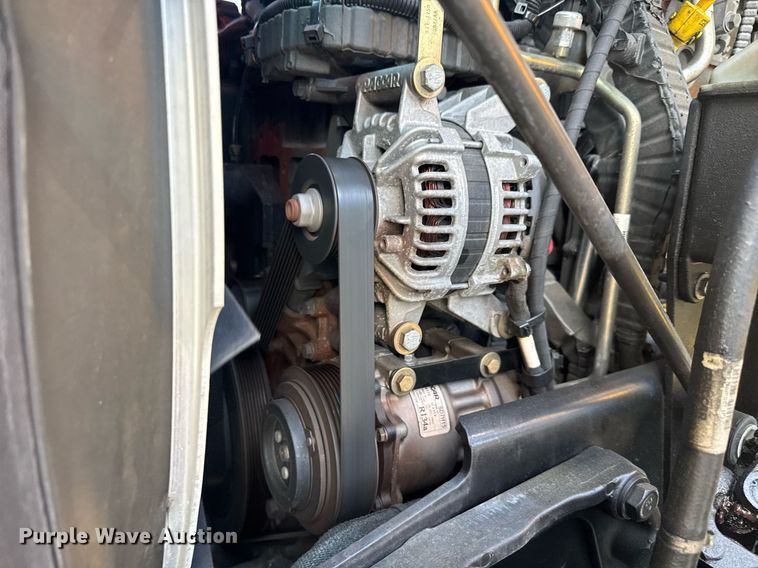 image for item EC3558 2022 Kenworth T680 semi truck