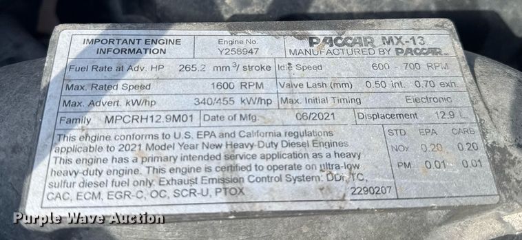 image for item EC3558 2022 Kenworth T680 semi truck