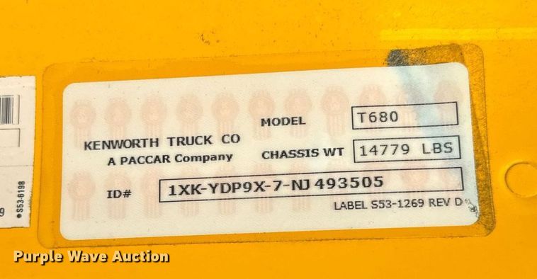 image for item EC3558 2022 Kenworth T680 semi truck