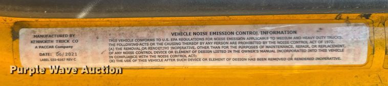 image for item EC3558 2022 Kenworth T680 semi truck