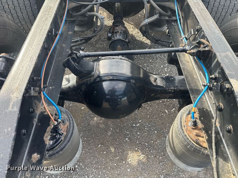 image for item EC3559 2020 Freightliner Cascadia 126 semi truck