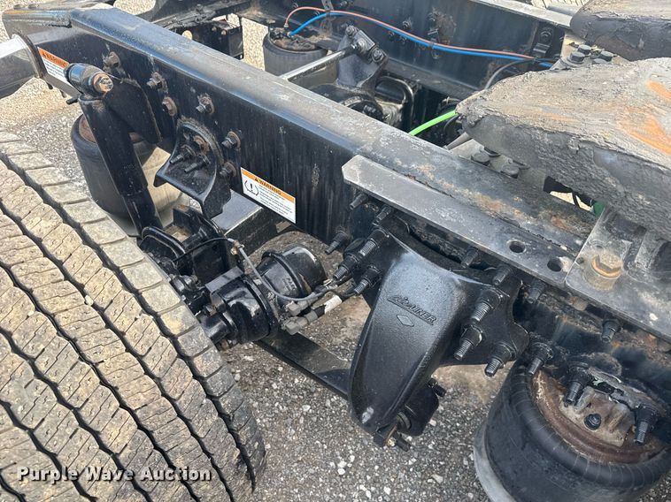 image for item EC3559 2020 Freightliner Cascadia 126 semi truck