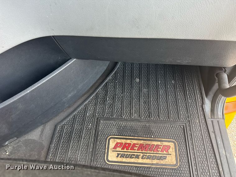 image for item EC3559 2020 Freightliner Cascadia 126 semi truck