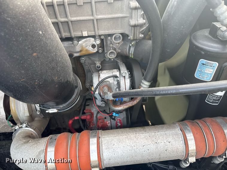 image for item EC3559 2020 Freightliner Cascadia 126 semi truck