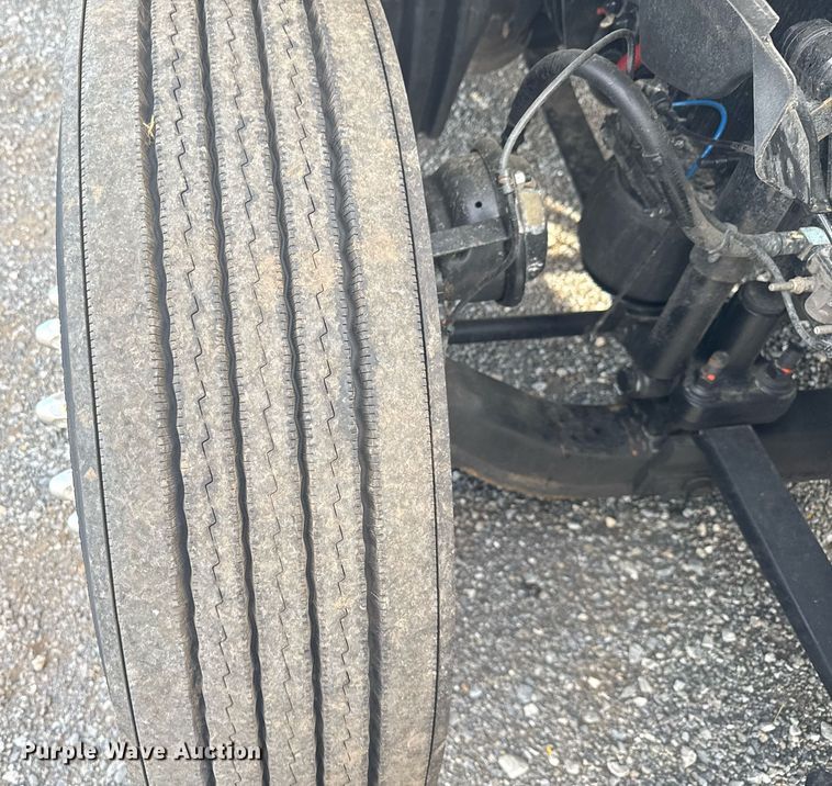 image for item EC3559 2020 Freightliner Cascadia 126 semi truck