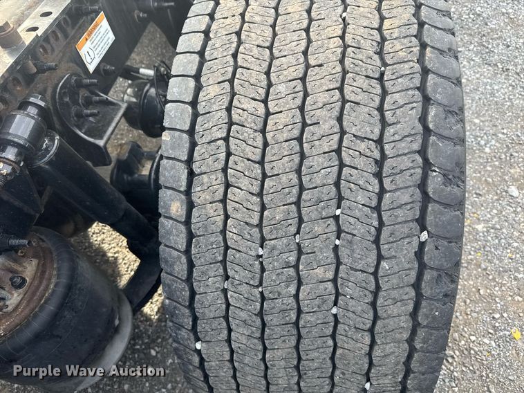 image for item EC3559 2020 Freightliner Cascadia 126 semi truck