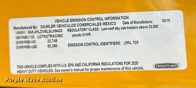 image for item EC3559 2020 Freightliner Cascadia 126 semi truck