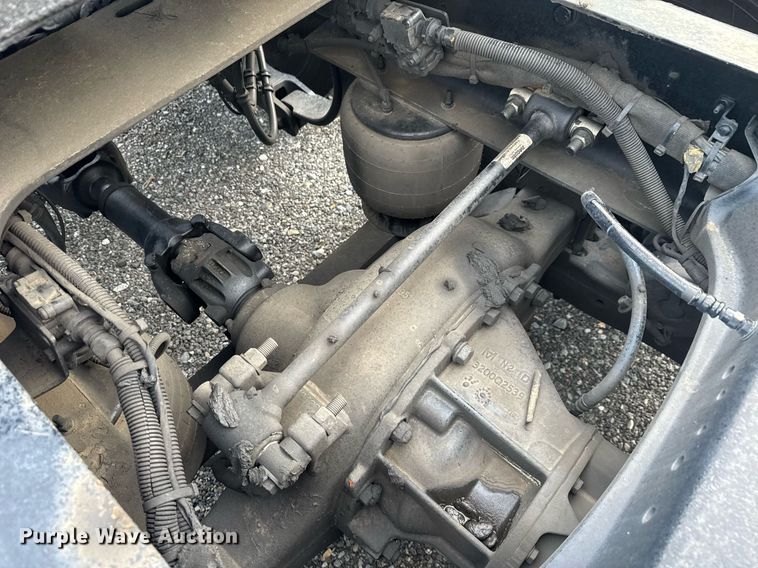 image for item EC3560 2022 Kenworth T680 semi truck