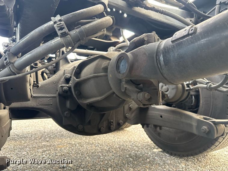 image for item EC3560 2022 Kenworth T680 semi truck