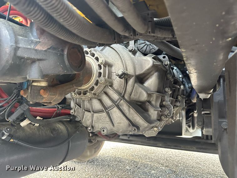 image for item EC3560 2022 Kenworth T680 semi truck