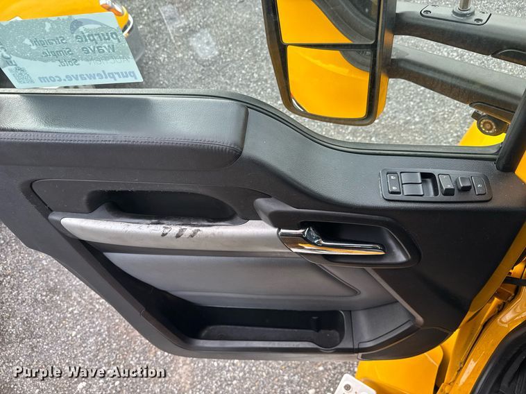 image for item EC3560 2022 Kenworth T680 semi truck