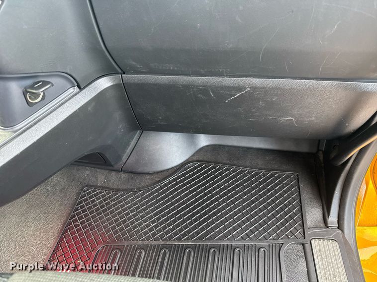 image for item EC3560 2022 Kenworth T680 semi truck