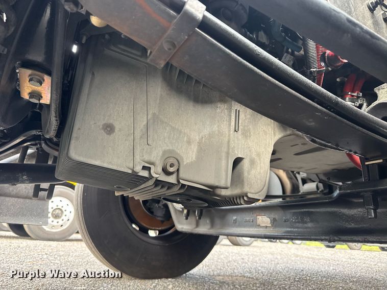 image for item EC3560 2022 Kenworth T680 semi truck