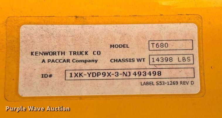 image for item EC3560 2022 Kenworth T680 semi truck