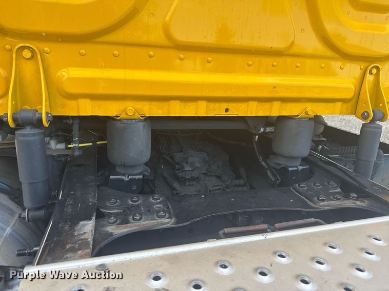 image for item EC3561 2021 Freightliner Cascadia 126 semi truck