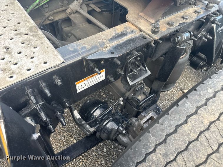 image for item EC3561 2021 Freightliner Cascadia 126 semi truck