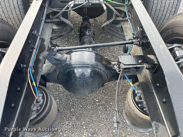 image for item EC3561 2021 Freightliner Cascadia 126 semi truck